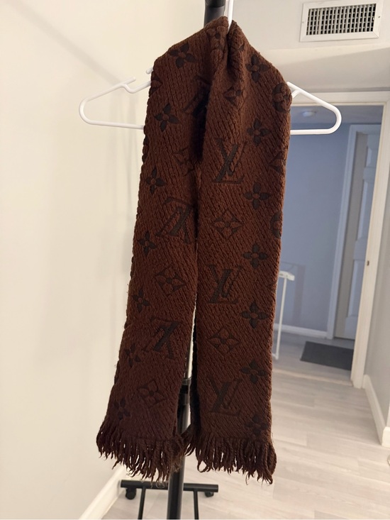 Louis Vuitton Accessories - Louis Vuitton Logomania Scarf - Preloved 🤎